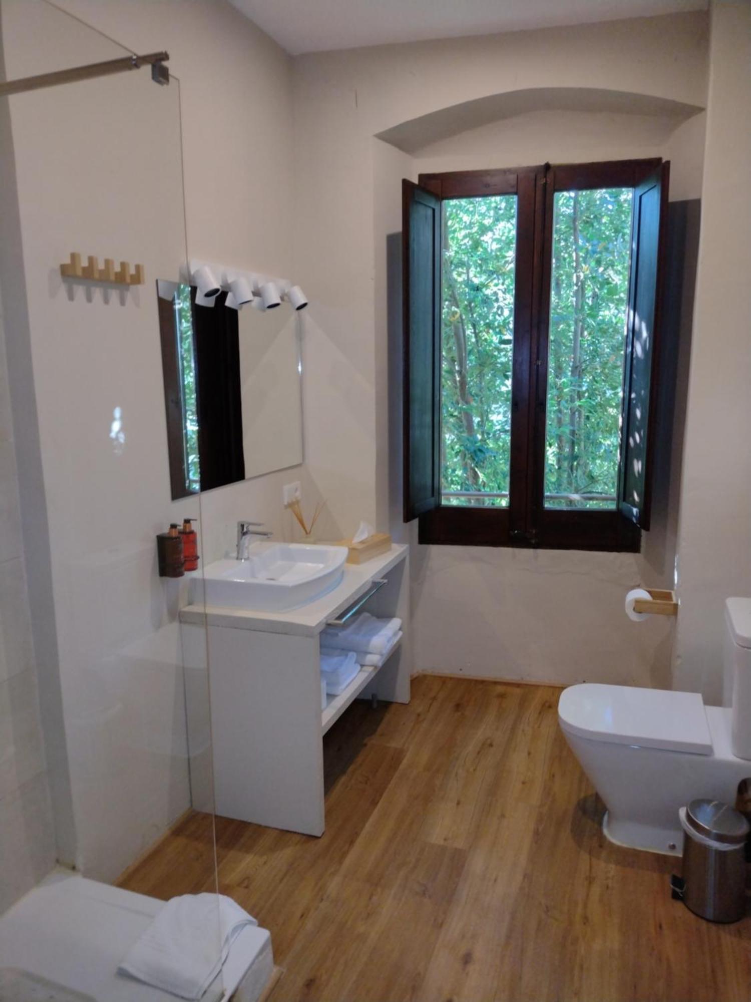 Hostal De Bianya La Vall de Bianya Buitenkant foto